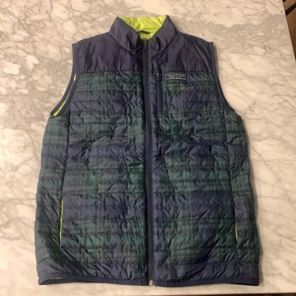 Vineyard Vines Boy’s Blackwatch plaid insulated Packable puffer coat, size XL